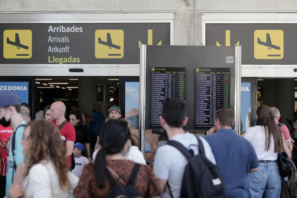 Llegada de turistas al aeropuerto