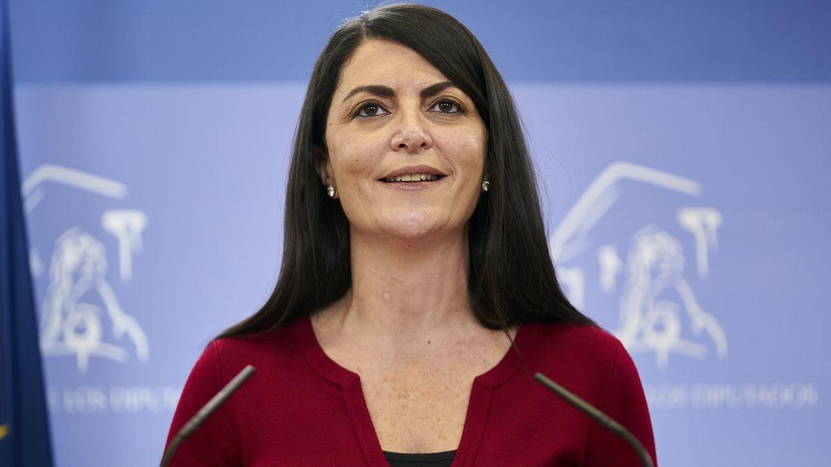 La candidata de Vox en Andalucía es Macarena Olona.