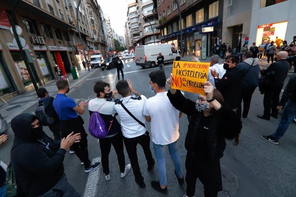 Hosteleros protestan en Murcia