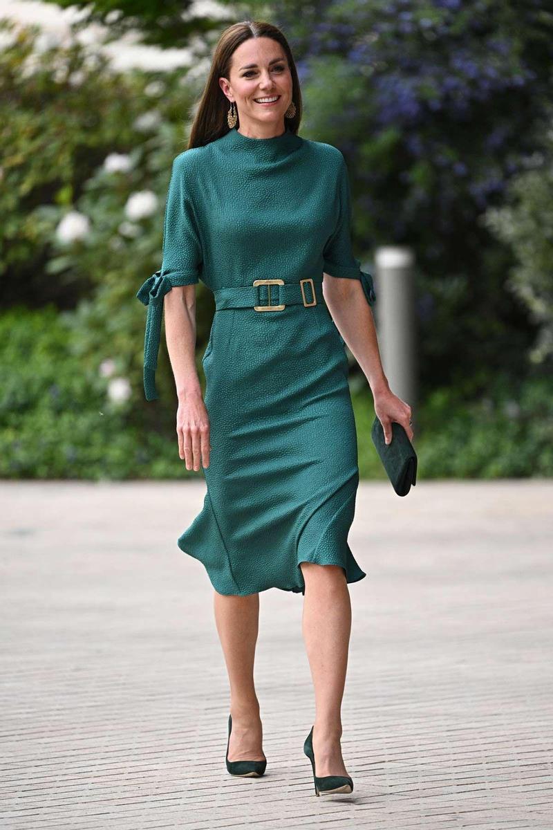 Kate Middleton con vestido verde y pelo suelto