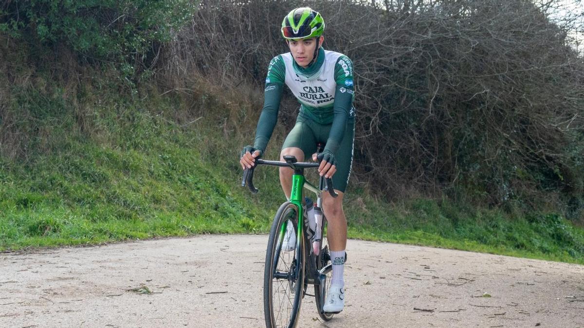 VÍDEO: Samuel Fernández, ciclista sierense del Caja Rural Seguros RGA, que sueña con correr este año el Tour de Francia
