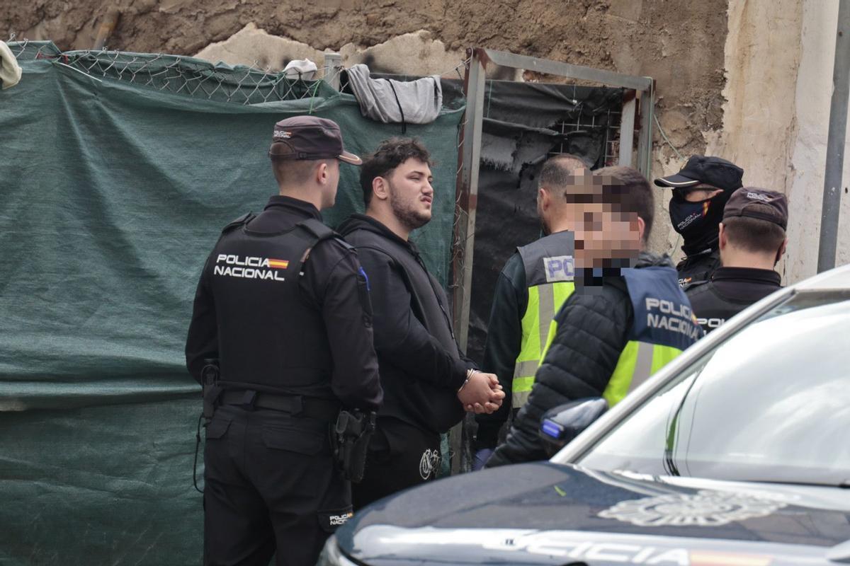 Uno de los detenidos en el operativo de la Policía Nacional en el Peral