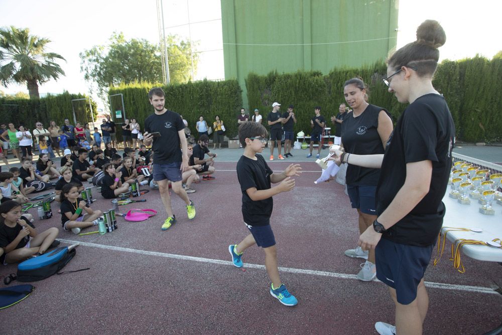 Entrega de trofeos en el fin de temporada del CT Morvedre.