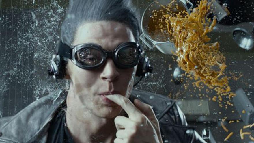 Evan Peters da vida a Quicksilver en la saga X-Men.