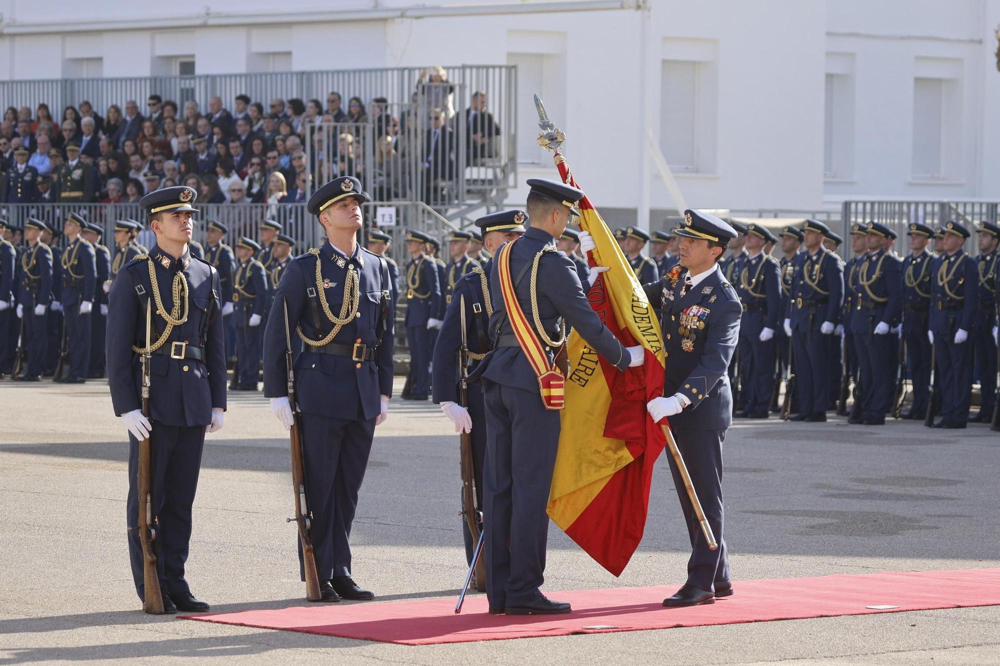 Las mejores imágenes de la Jura de Bandera en la Academia General del Aire con la princesa Leonor