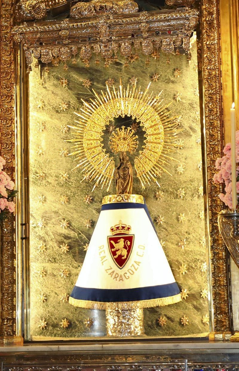 El Real Zaragoza en la Basílica del Pilar y en el Ayuntamiento de Zaragoza