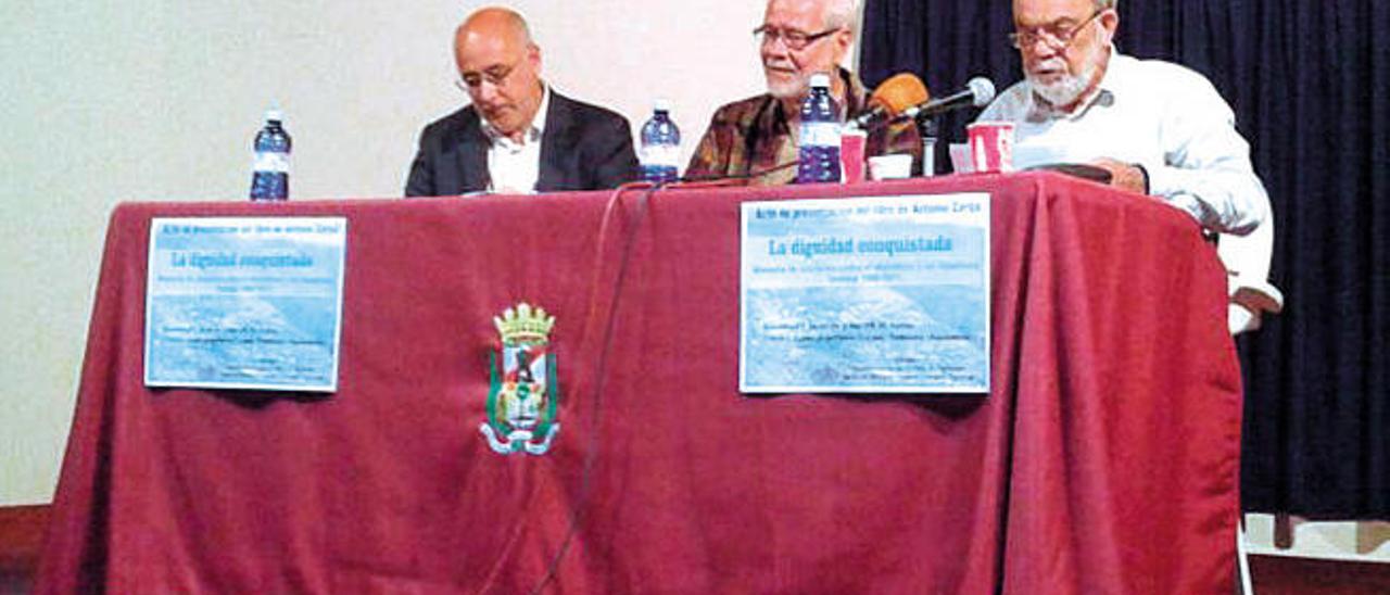 Antonio Morales, Antonio Cerpa y Miguel Jiménez, anoche en Temisas.