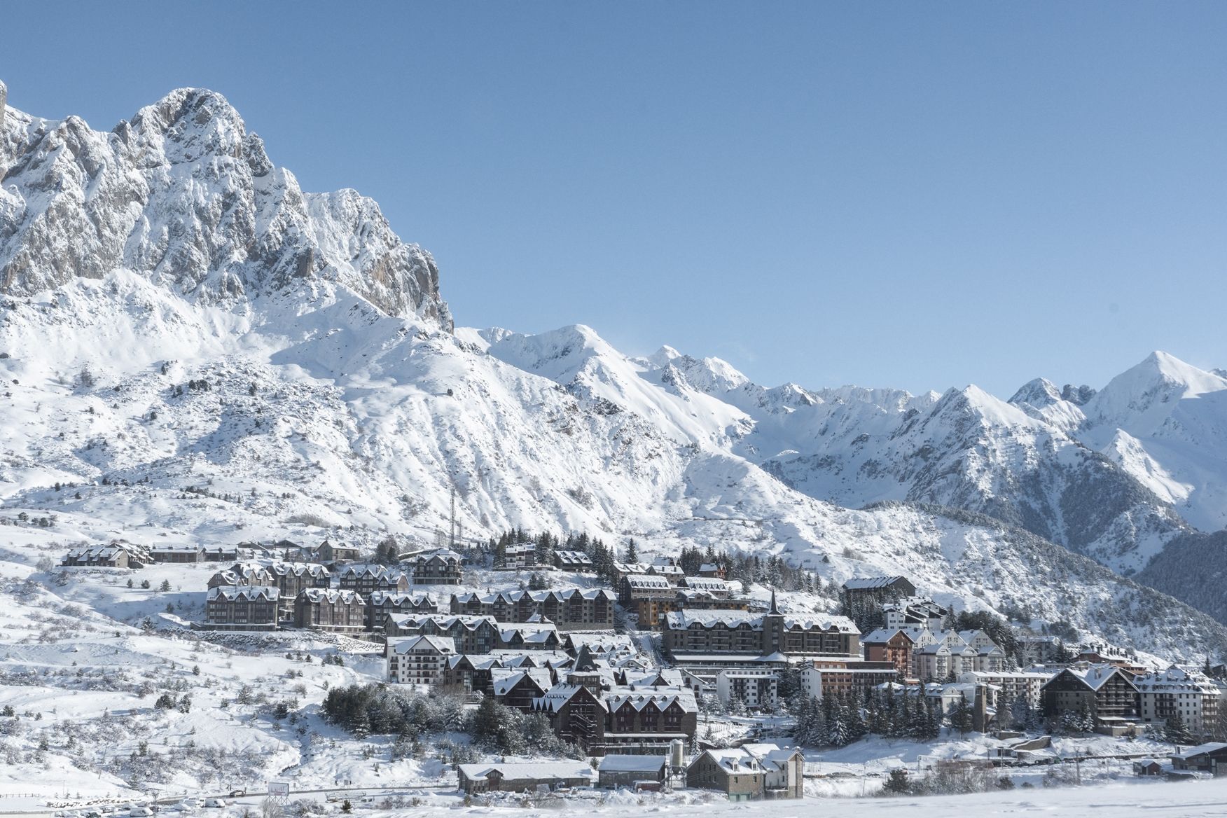 En imágenes | Las intensas nevadas marcan el fin de semana en las estaciones de esquí del Grupo Aramón