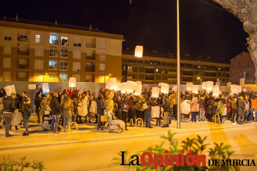 Farolillos solidarios y llegada de Papa Noel en Ca