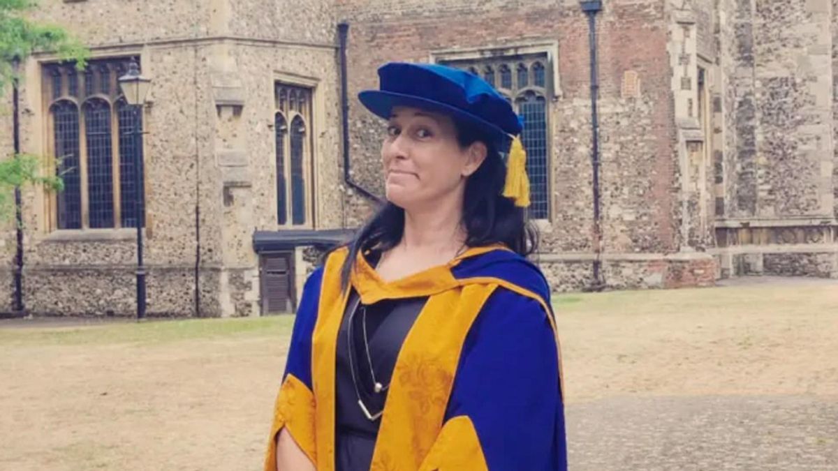 Ana Cocho, durante una graduación en Anglia Ruskin University.