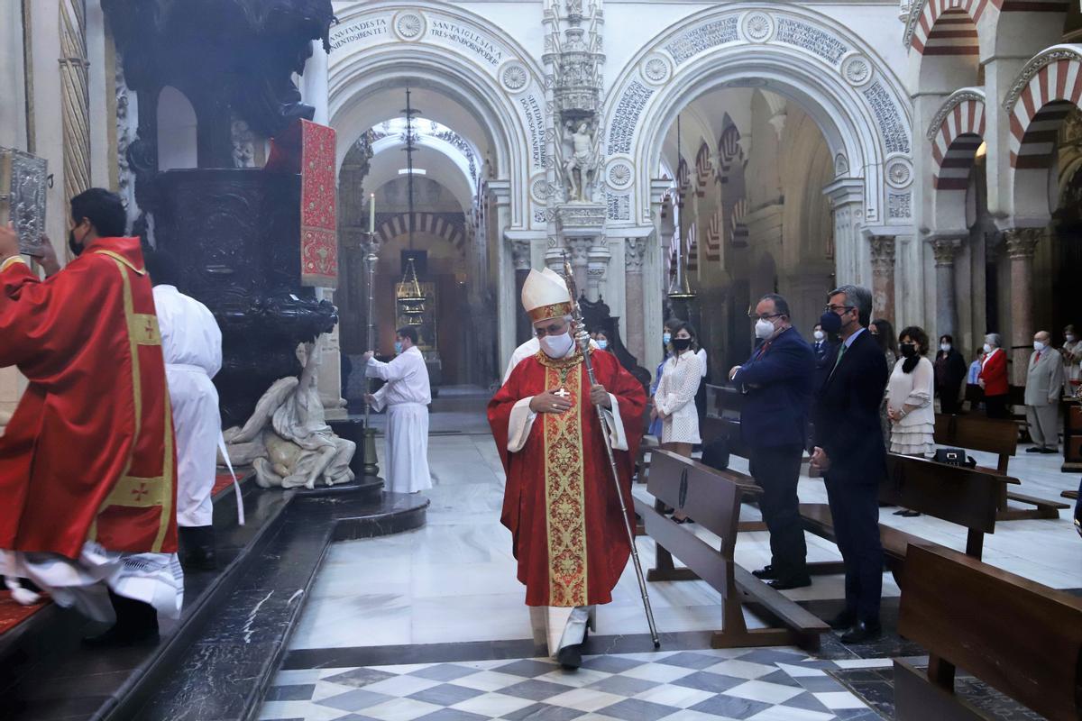 El Simpecado del Rocío en la Catedral El Simpecado del Rocío en la Catedral