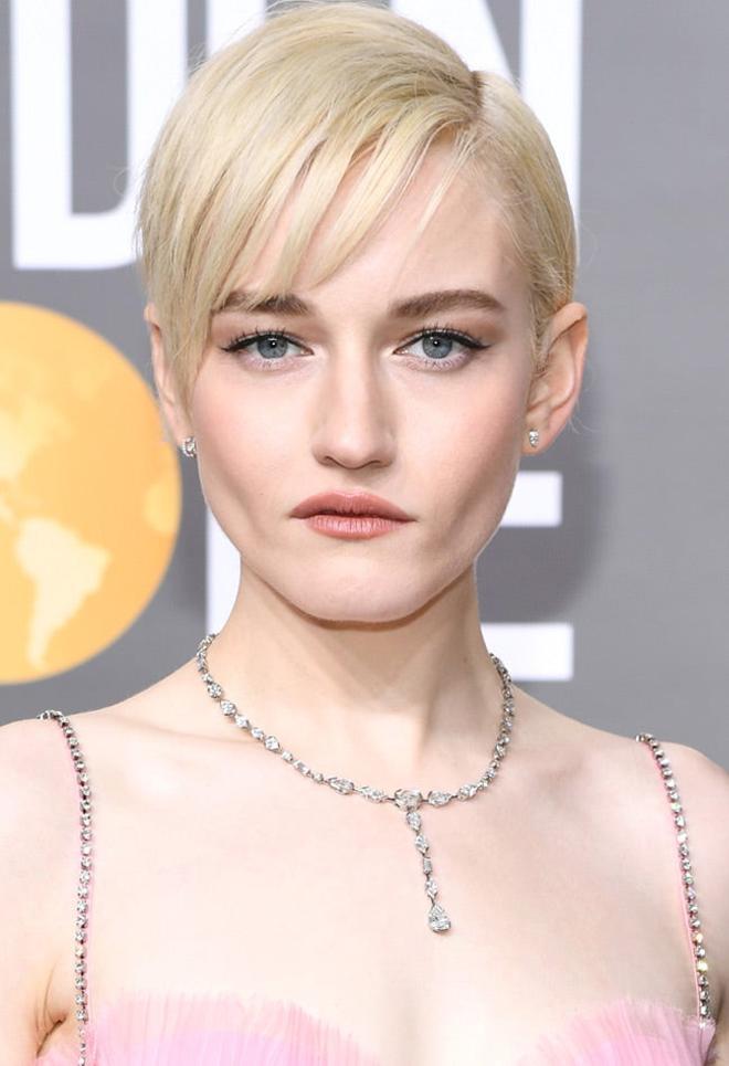 Julia Garner en los Globos de Oro 2023