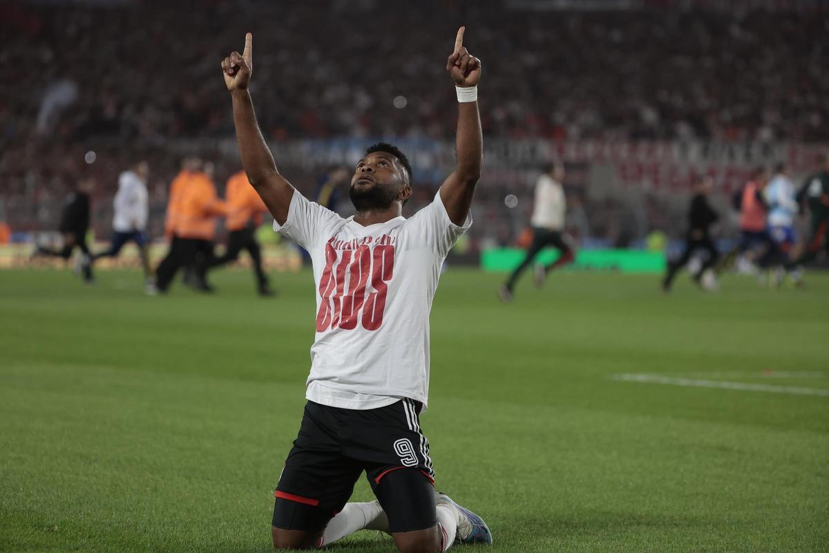 En un polémico final, River asegura su liderato con un triunfo sobre Boca