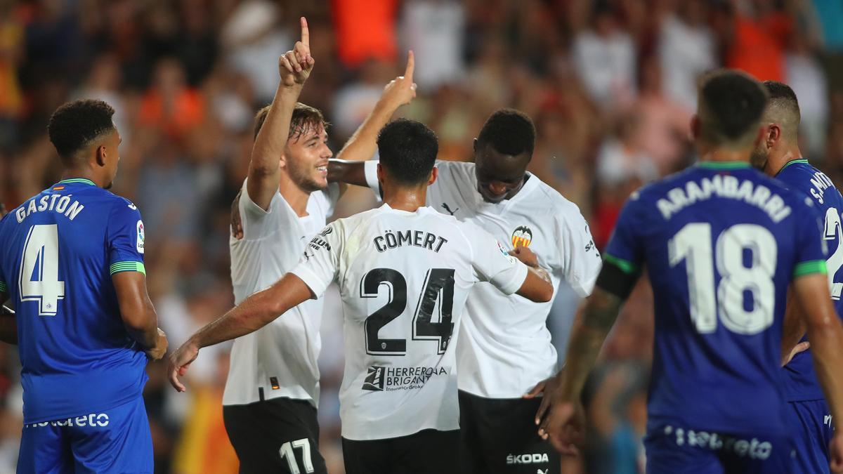 Nico celebra su primer gol con el Valencia, frente al Getafe