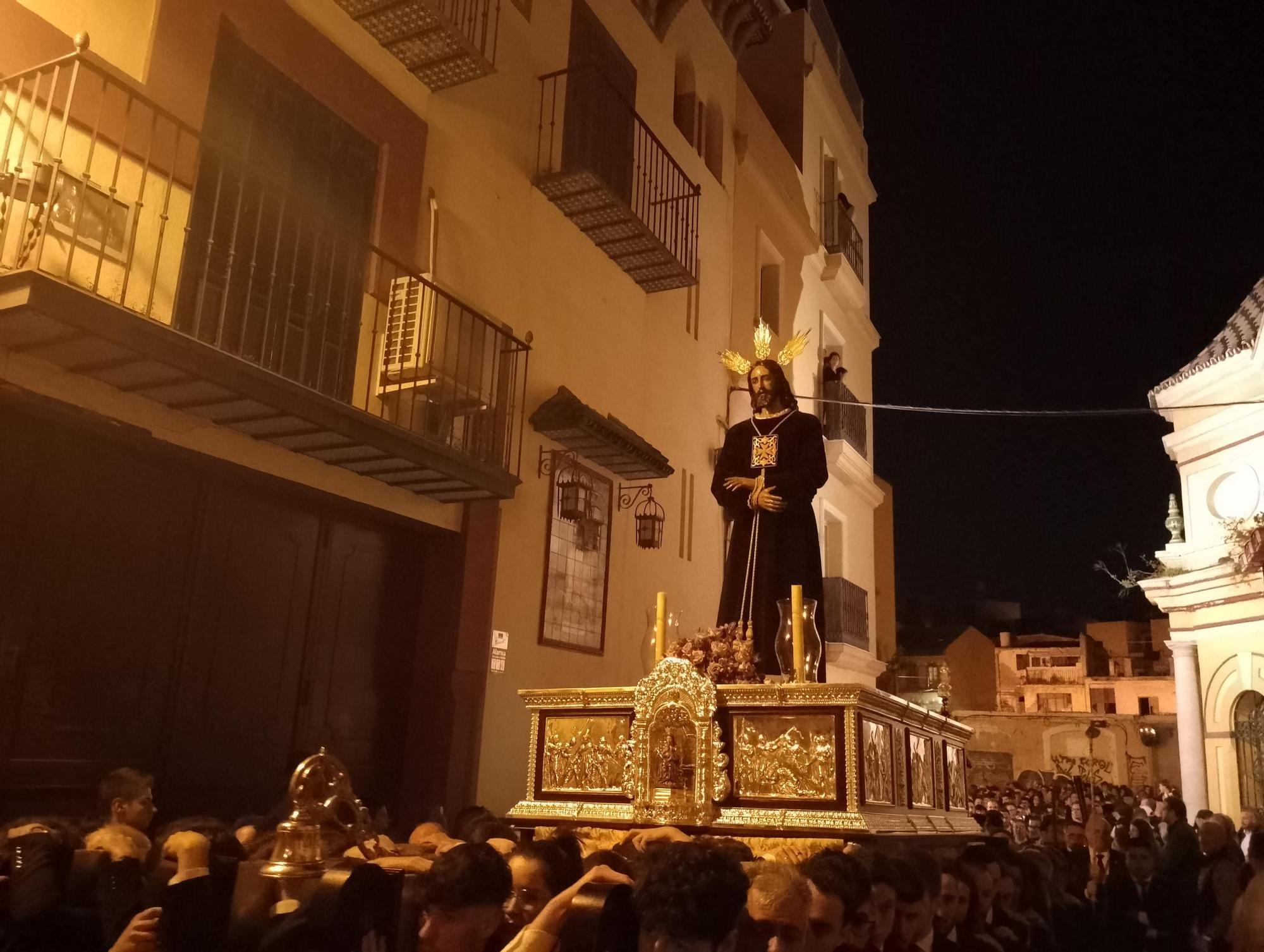 El traslado del Señor del Rescate a la calle Agua tras su triduo en la Victoria