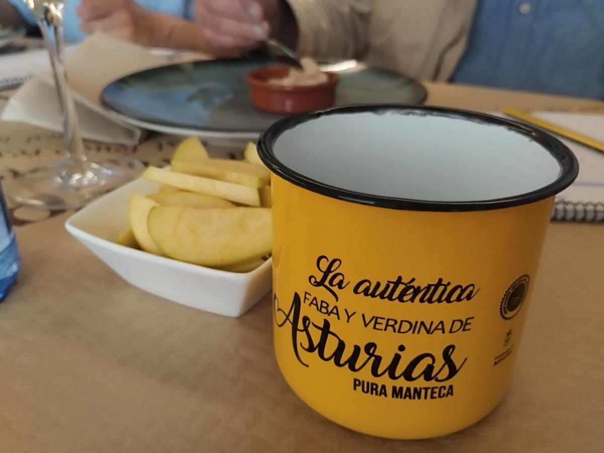 La cata a ciegas para elegir la mejor Faba Asturiana IGP en Grado, en imágenes