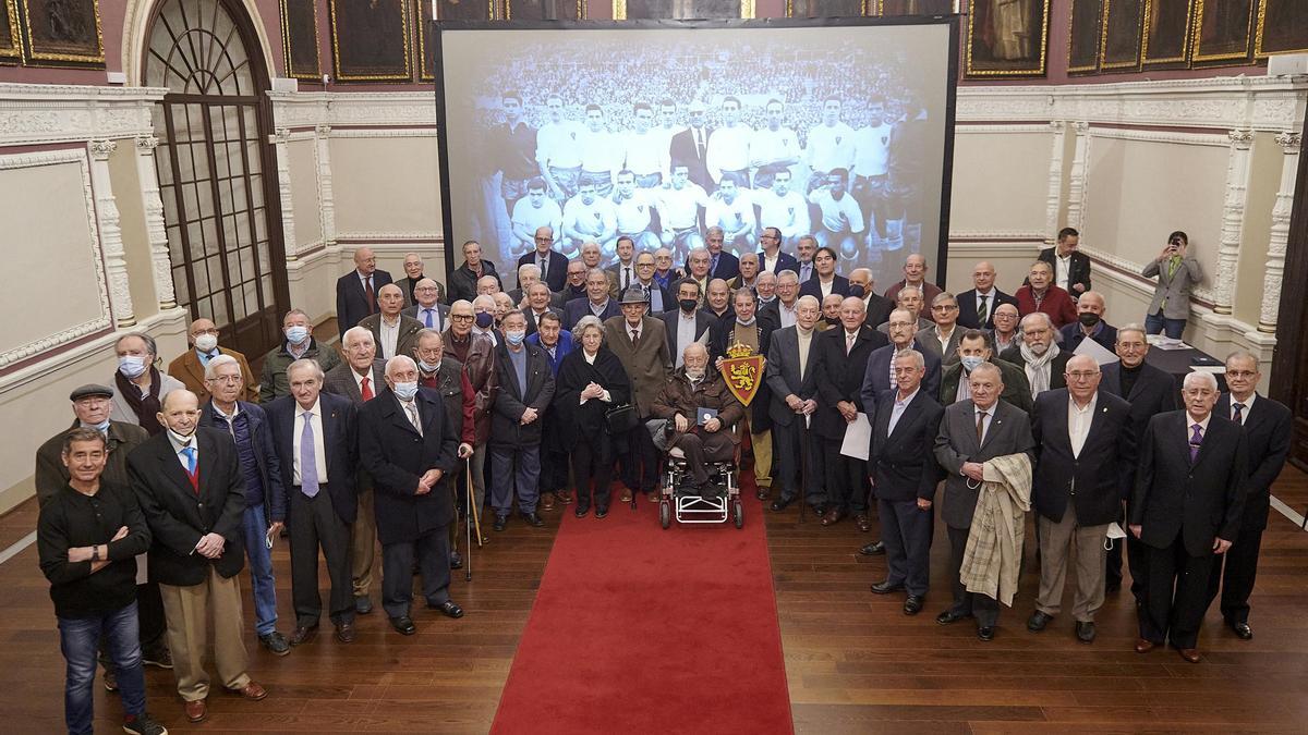 Foto de familia del homenaje.