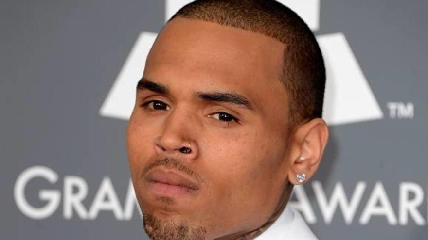 Detienen en París a Chris Brown por violación