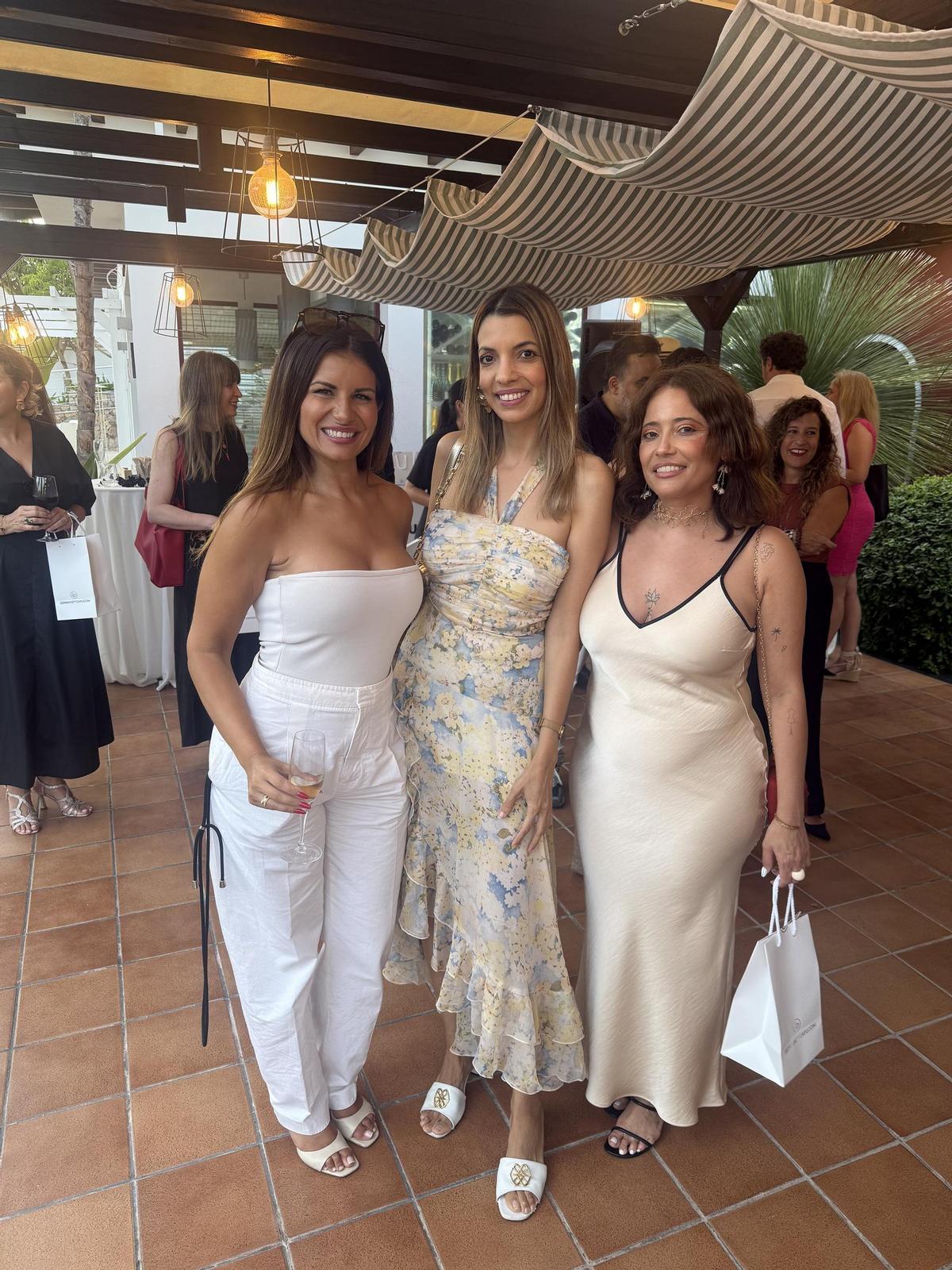 Paloma Roca Mira, Angélica Sandoval, Lídia García. Paloma Roca Mira, Angélica Sandoval, Lídia García.