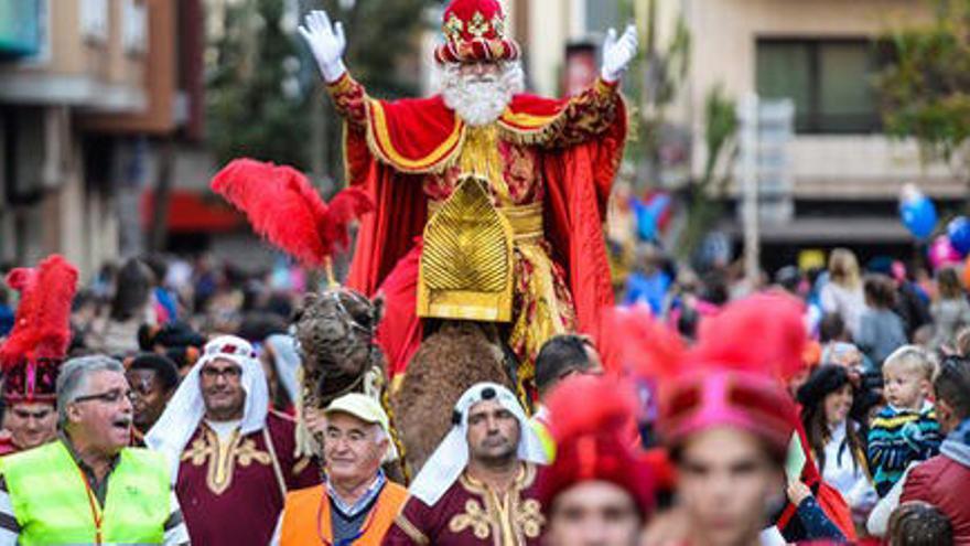 Los Reyes Magos traen magia e ilusión a la capital grancanaria