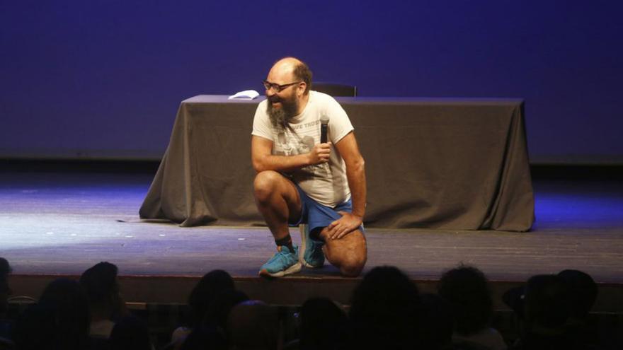 Ignatius Farray y ‘Estirando el Chicle en un castillo’ firman una jornada de risas en A Coruña