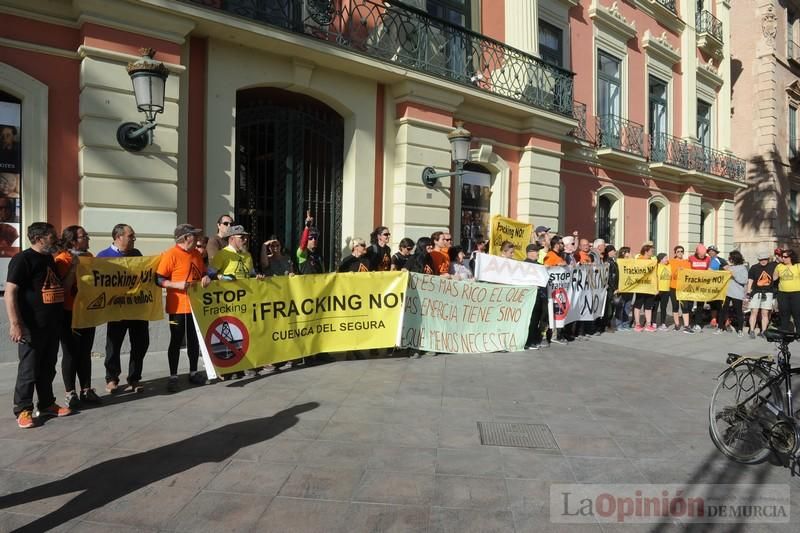 Protesta en bicicleta contra el fracking