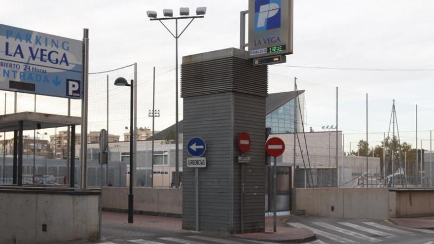 Exterior del parking de La Vega, donde se produjo el suceso.