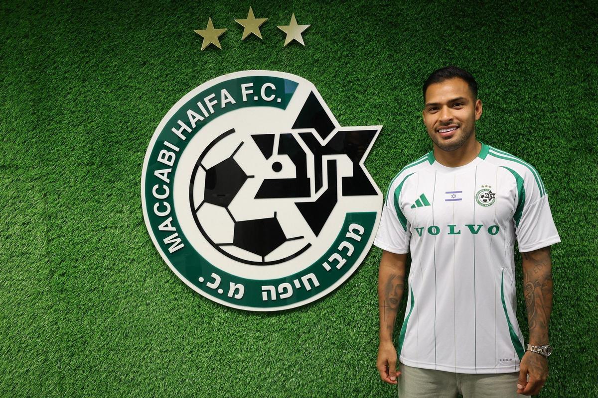 Nahuel Leiva, jugador argentino con pasaporte español, en su presentación con el Maccabi Haifa.