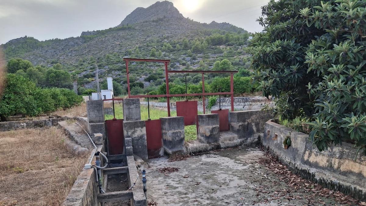 Ni gota de agua: el manantial de la Bolata brotaba hace tres meses y ahora está seco