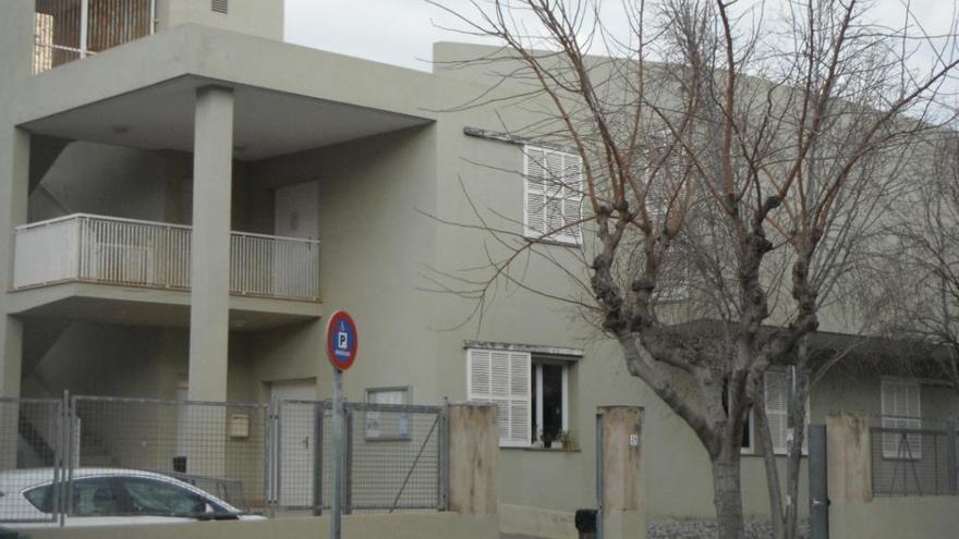 Edificio actual que alberga la Unidad Básica de salut del Port de Pollença