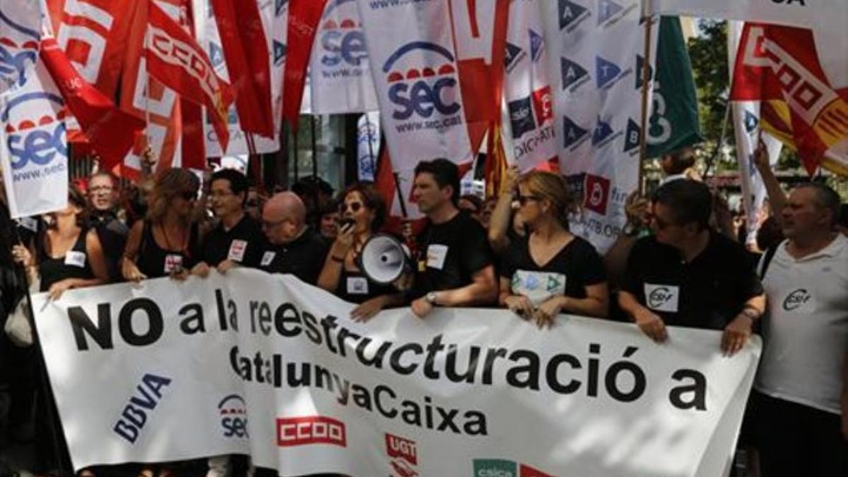 Movilizaciones 8 Protesta de empleados de CX, el pasado 7 de julio.