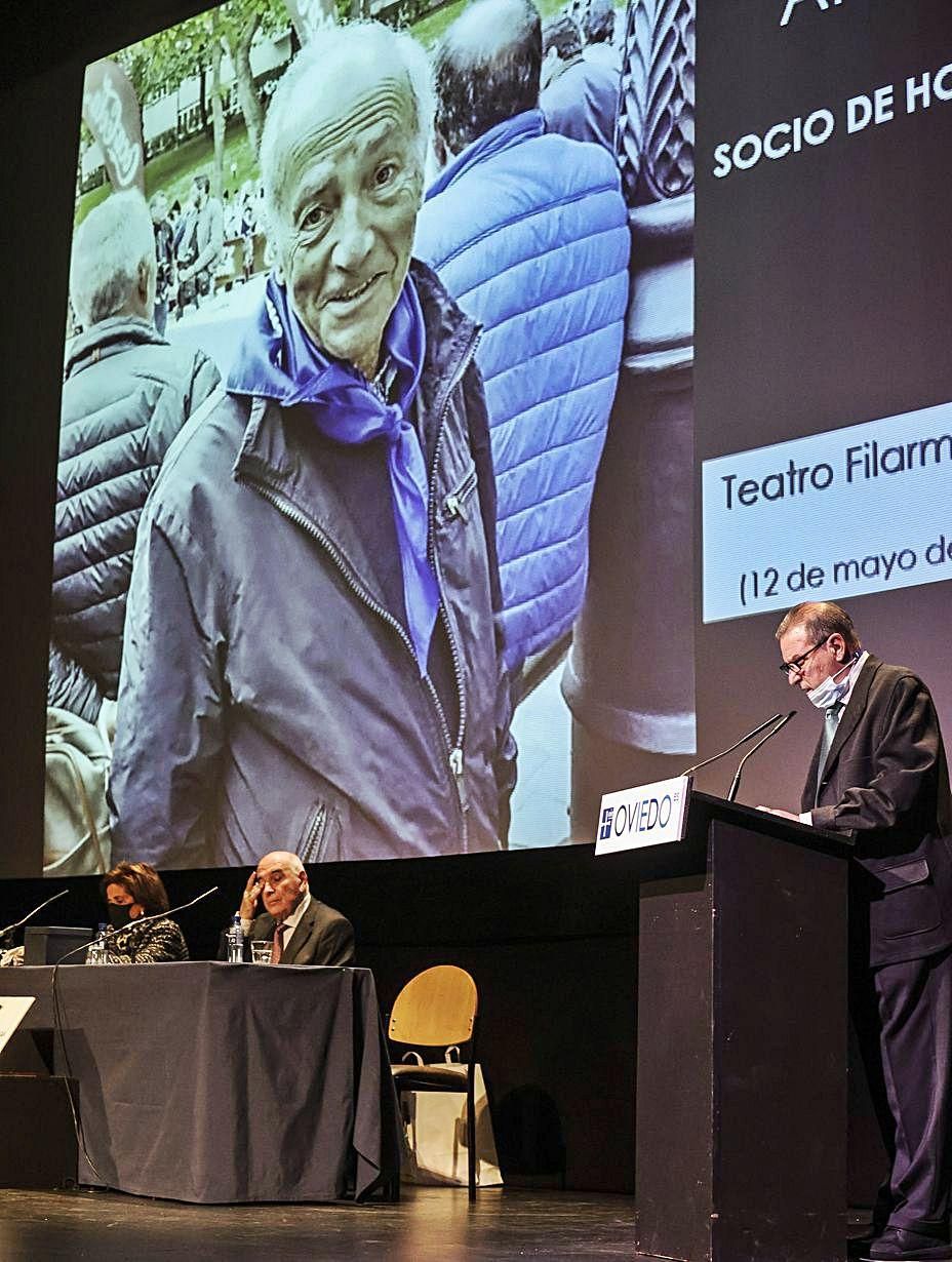 Manuel Gutiérrez Claverol, durante el homenaje a Alberto Polledo Arias en el teatro Filarmónica. | Irma Collín