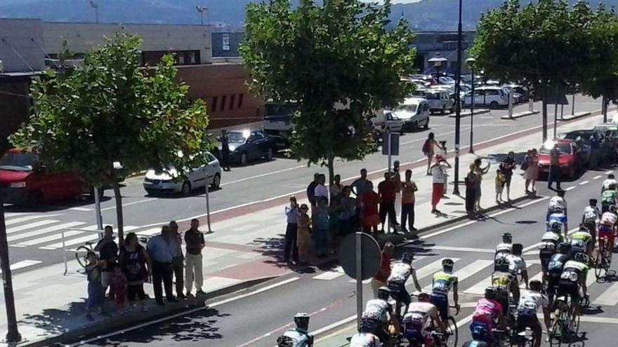 La vuelta ciclista obliga a cortar el tráfico en Moaña, Cangas y Bueu mañana a mediodía