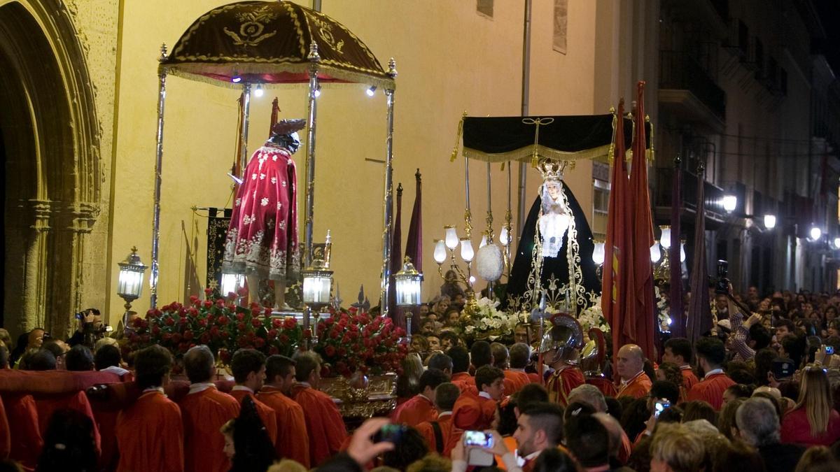 La procesión de Les Cortesies de la Semana Santa de Xàtiva