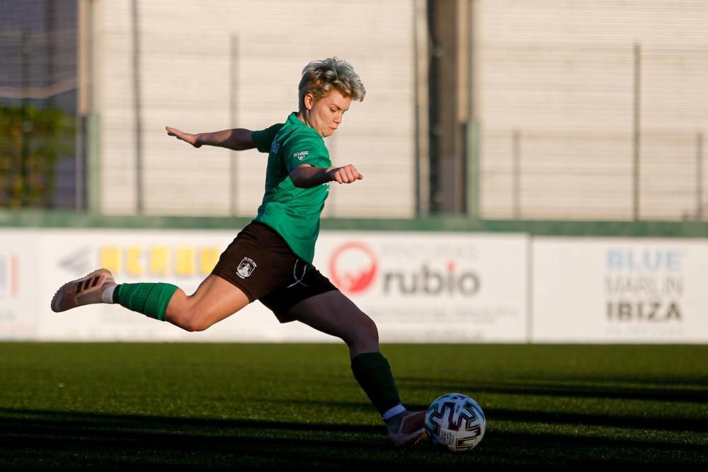 El representante ibicenco en la Liga Autonómica femenina arranca goleando al Atlético Collerense en una temporada muy ilusionante para el club verdinegro