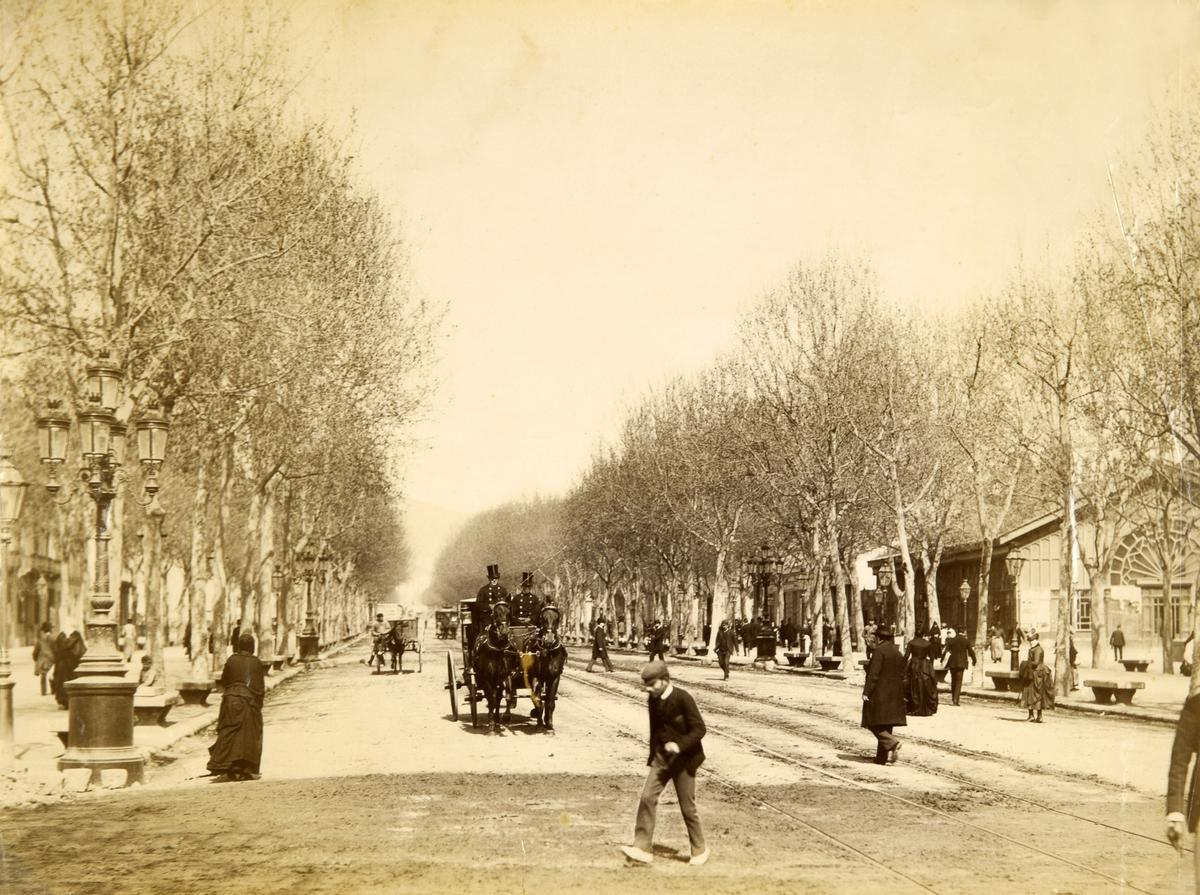 18 Passeig de Gràcia, c.1887.AFB. Pau Audouard.jpg