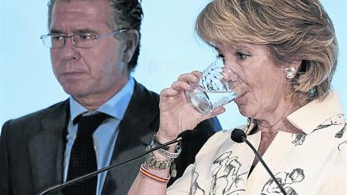 Granados, con Aguirre en una rueda de prensa en septiembre del 2010.