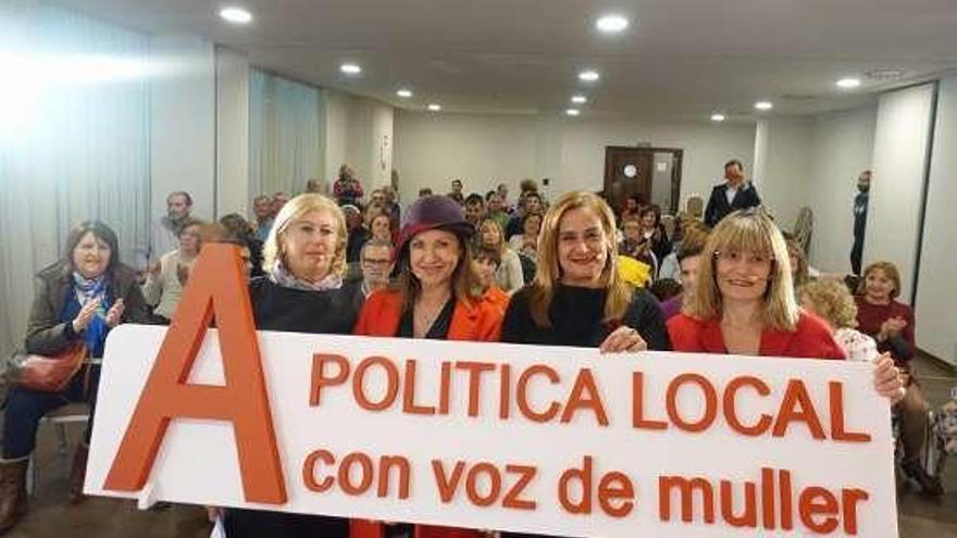 Silva, Marra y otras responsables de la ejecutiva local del PSOE.