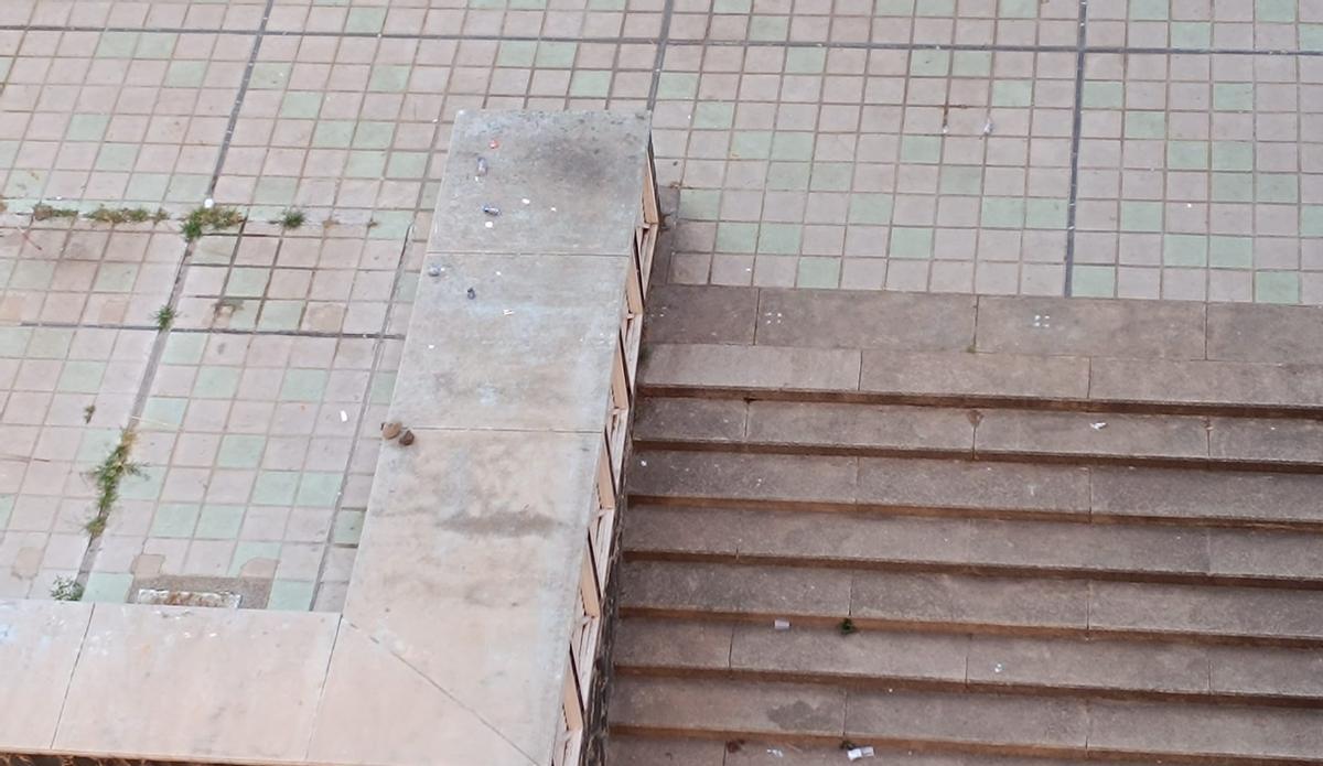Suciedad y petardos en Escaleritas