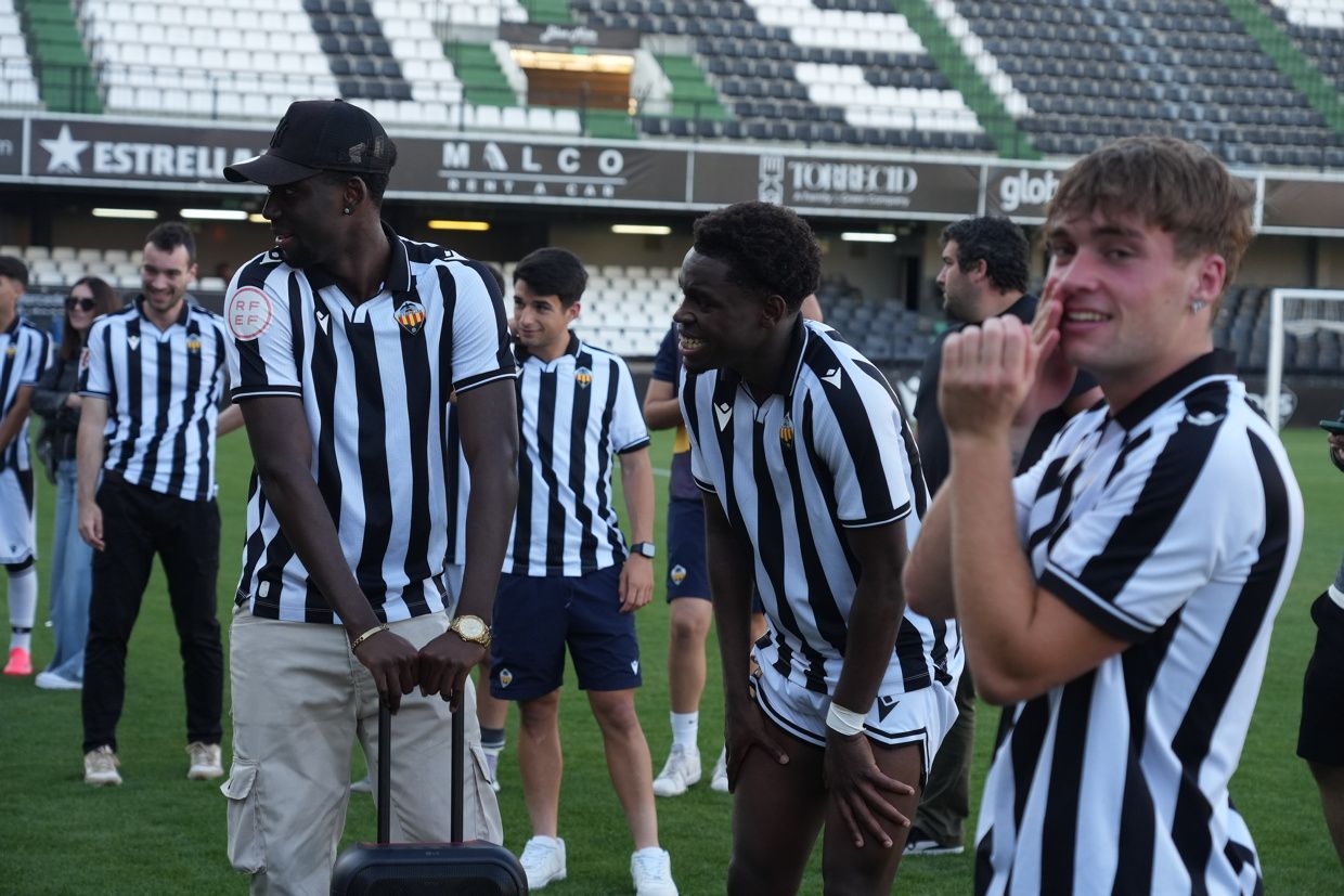 ¡Las mejores imágenes de la celebración del ascenso a Segunda Federación del Castellón B!