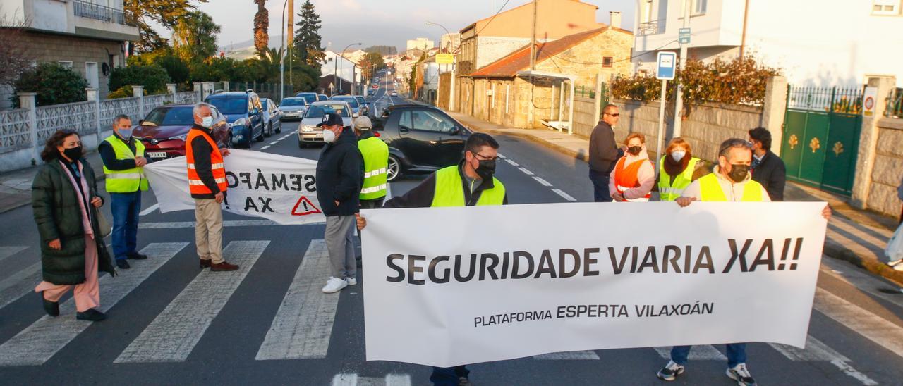 Corte de tráfico en la carretera autonómica Vilagarcía-Cambados