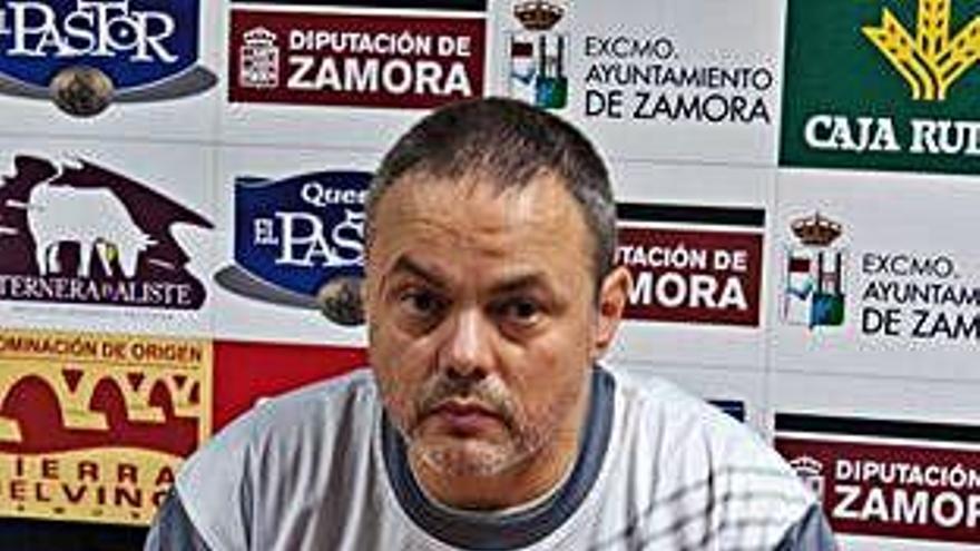 Fran García, entrenador del Quesos El Pastor.