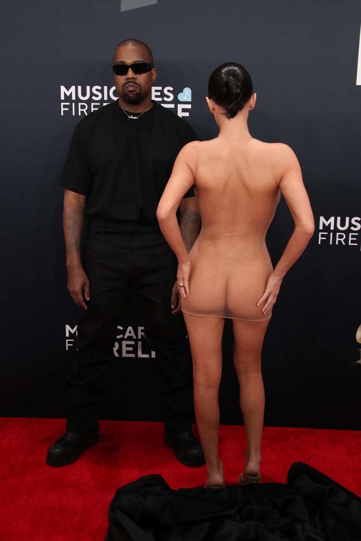 Kanye West vuelve a exponer a Bianca Censori, totalmente desnuda, y acaban expulsados de los Grammy 2025