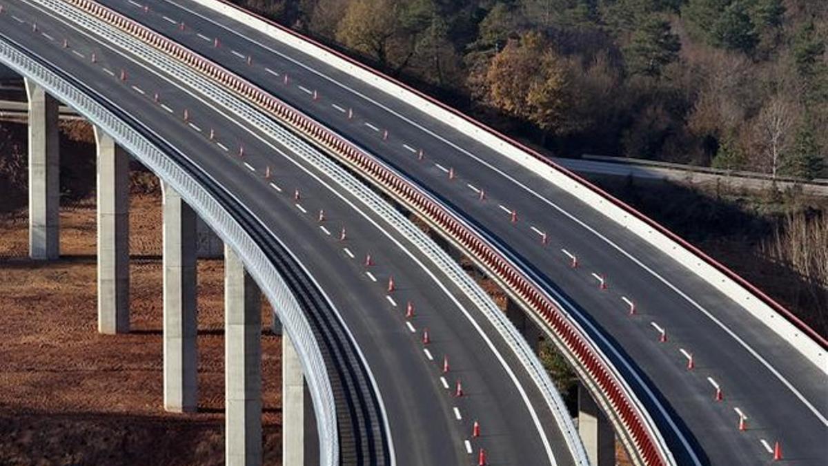 El Govern rescinde la concesión del Eix Transversal