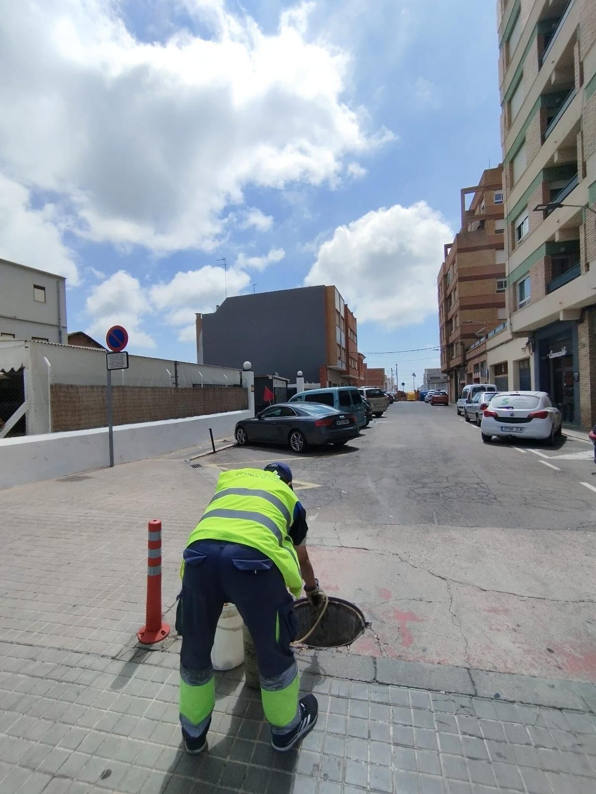 Els claveguerams que han estat reforçats per les condicions meteorològiques en la campanya de desinfecció.