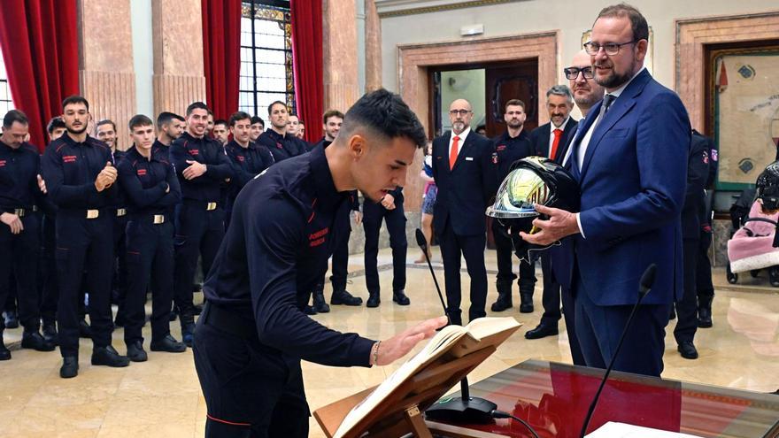 Murcia cuenta con 45 nuevos bomberos: &quot;Bienvenidos al mejor trabajo del mundo&quot;
