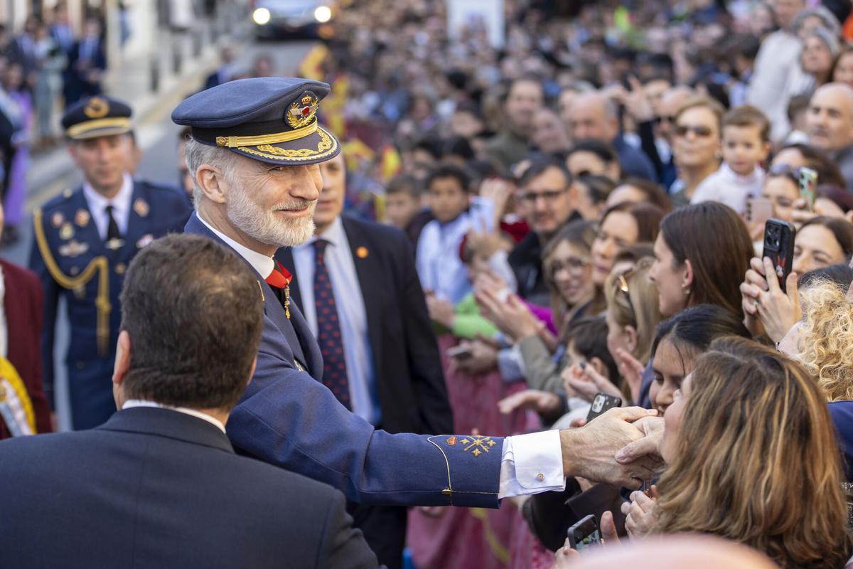PALOS DE LA FRONTERA (HUELVA), 24/02/2026.- El rey Felipe VI preside los actos conmemorativos del centenario del vuelo del Plus Ultra, uno de los hitos de la aeronáutica española en el que un solo hidroavión logró unir por primera vez España con Argentina, este martes en Palos de la Frontera (Huelva).- EFE/ Alberto Díaz