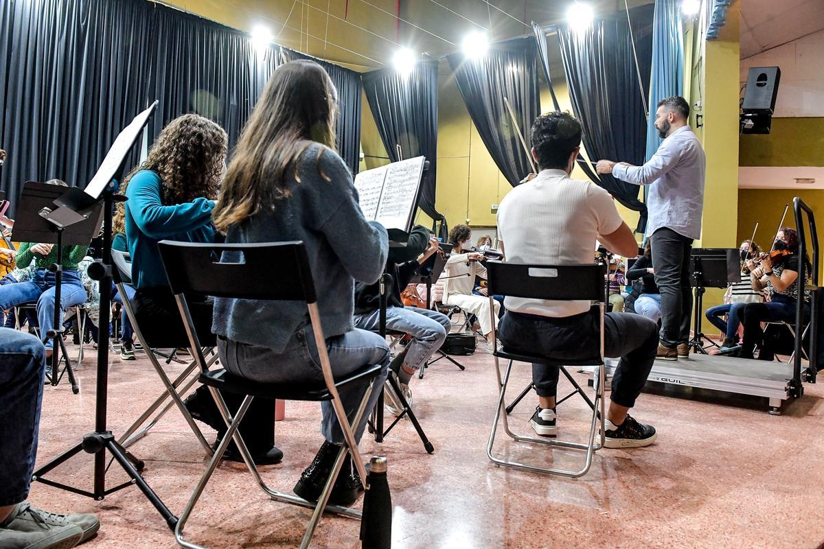 Reportaje a la Orquesta Comunitaria de Gran Canaria Reportaje a la Orquesta Comunitaria de Gran Canaria