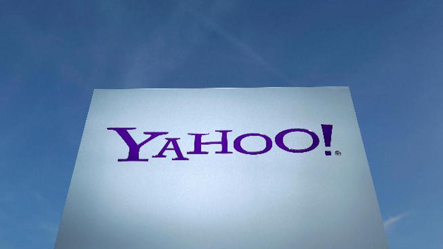 Logo de Yahoo en su sede de Ginebra (Suiza).