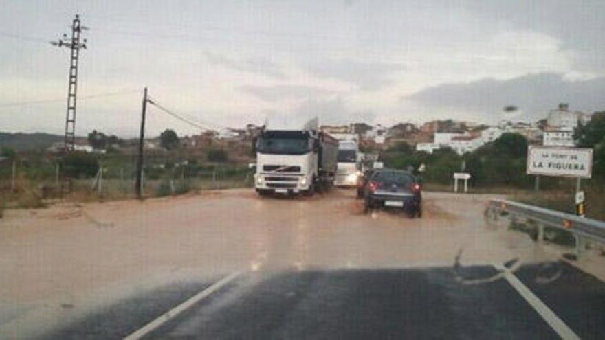 Las tormentas dejan 57 litros/m2 de agua y granizo en el interior